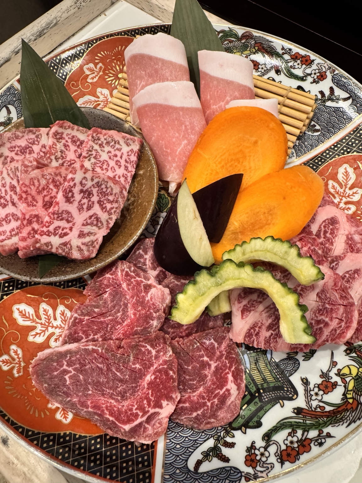 焼肉LENTOの石垣牛と島野菜の盛り合わせ